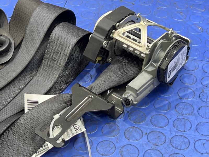 2011 Ford Explorer Front Seat Belt