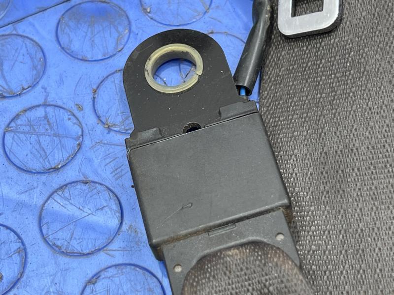 2011 Ford Explorer Front Seat Belt