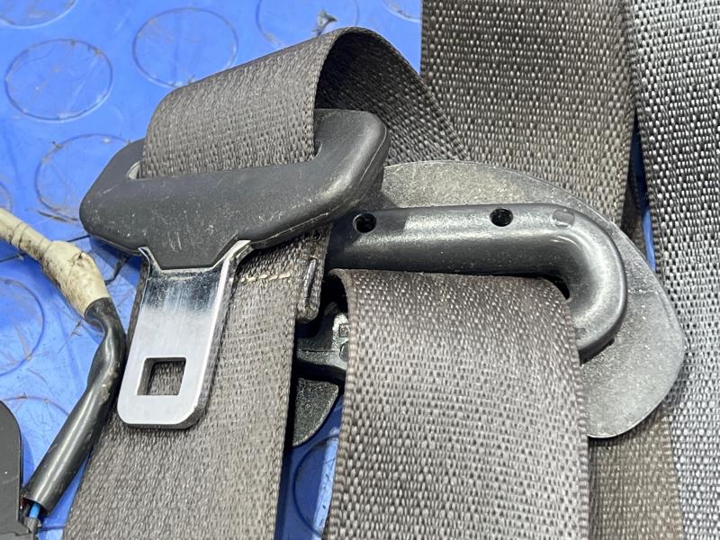 2011 Ford Explorer Front Seat Belt
