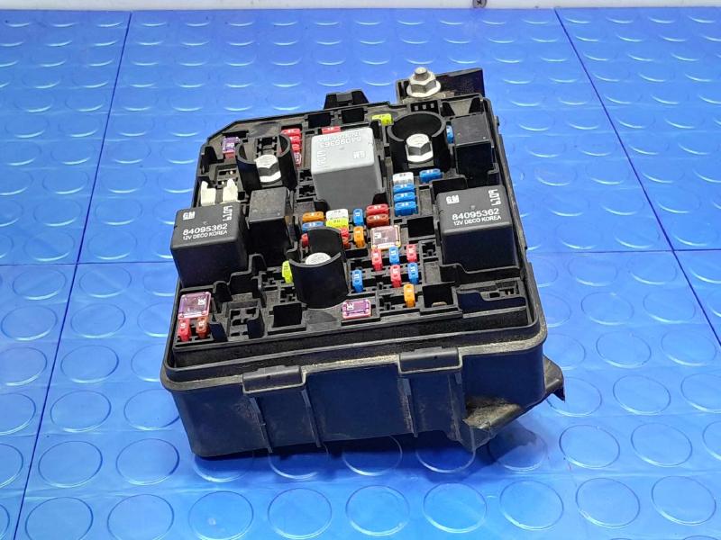 2023 Chevrolet Trailblazer Engine Fuse Box
