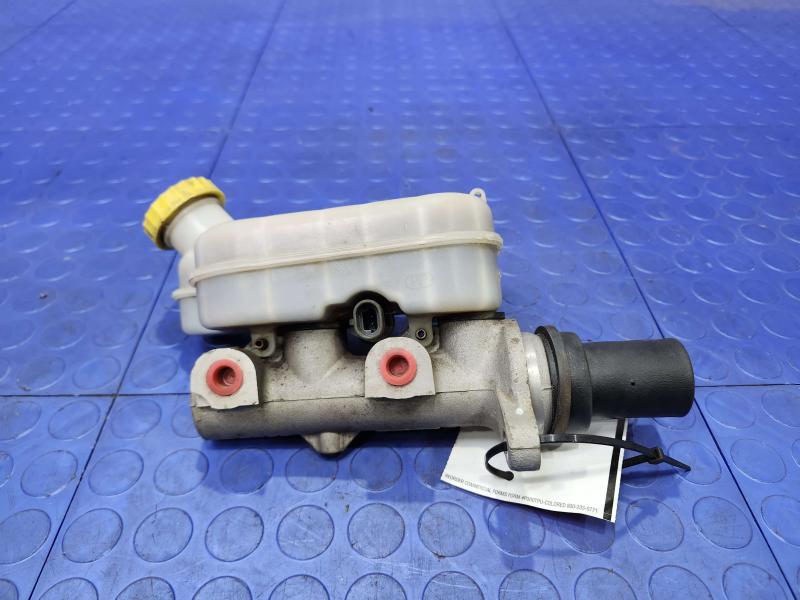 2007 Dodge Grand Caravan Master Cylinder