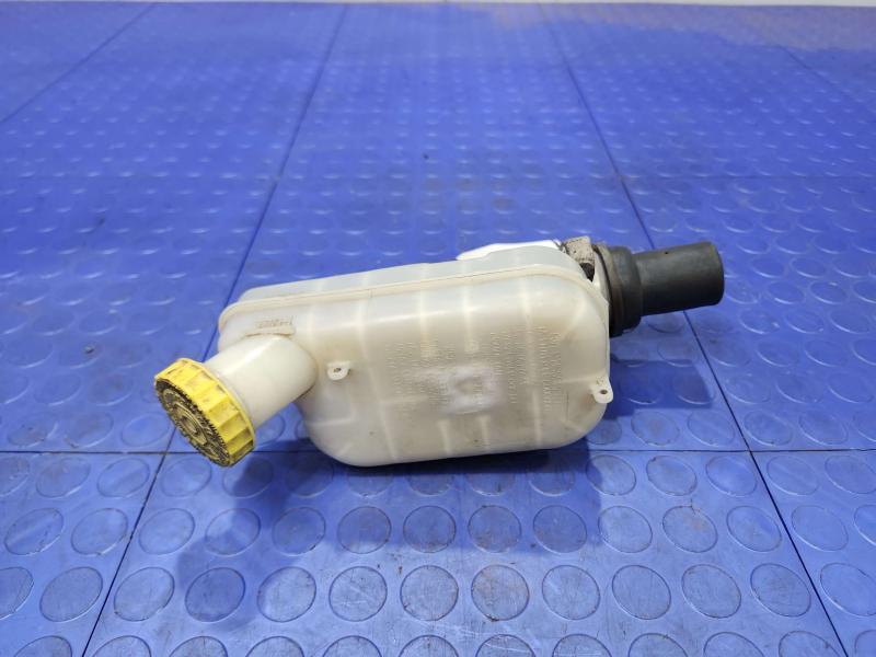 2007 Dodge Grand Caravan Master Cylinder