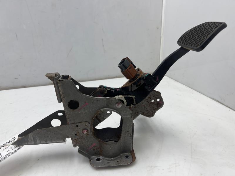 2007 - 2012 Nissan Altima Brake Pedal Assembly w/ Bracket OEM 46501-JA015