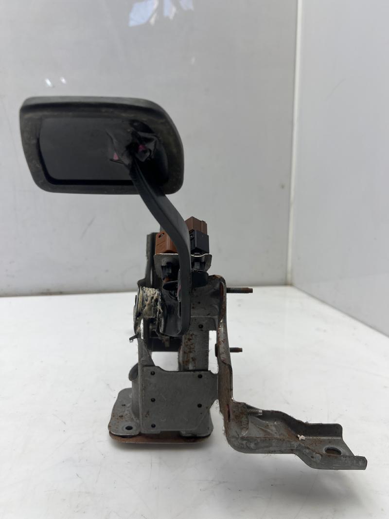 2007 - 2012 Nissan Altima Brake Pedal Assembly w/ Bracket OEM 46501-JA015