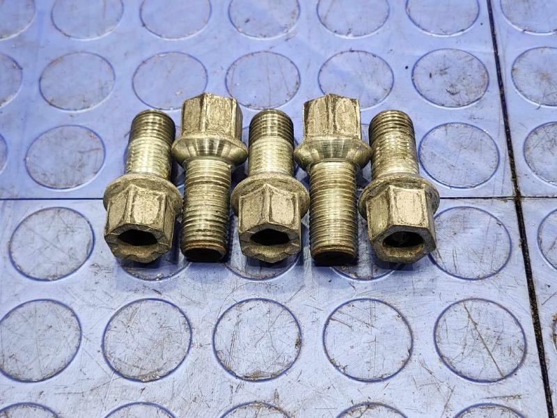 2012 Volkswagen Jetta Lug Nuts
