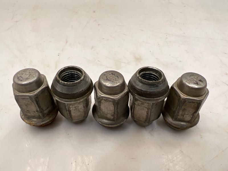 2007 Ford Escape Lug Nuts