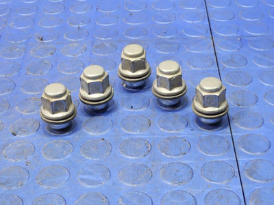 2014 Toyota Prius Lug Nuts