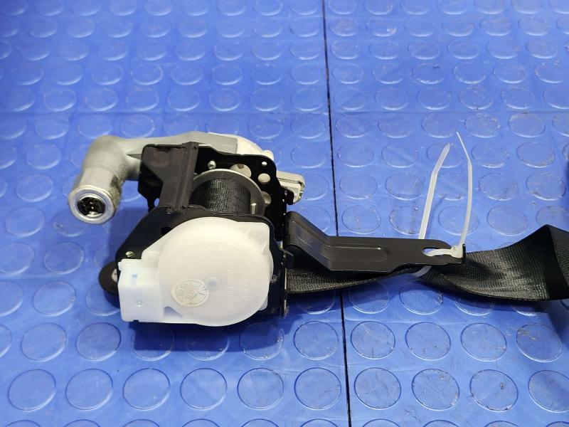 2011 Mazda CX-9 Front Seat Belt