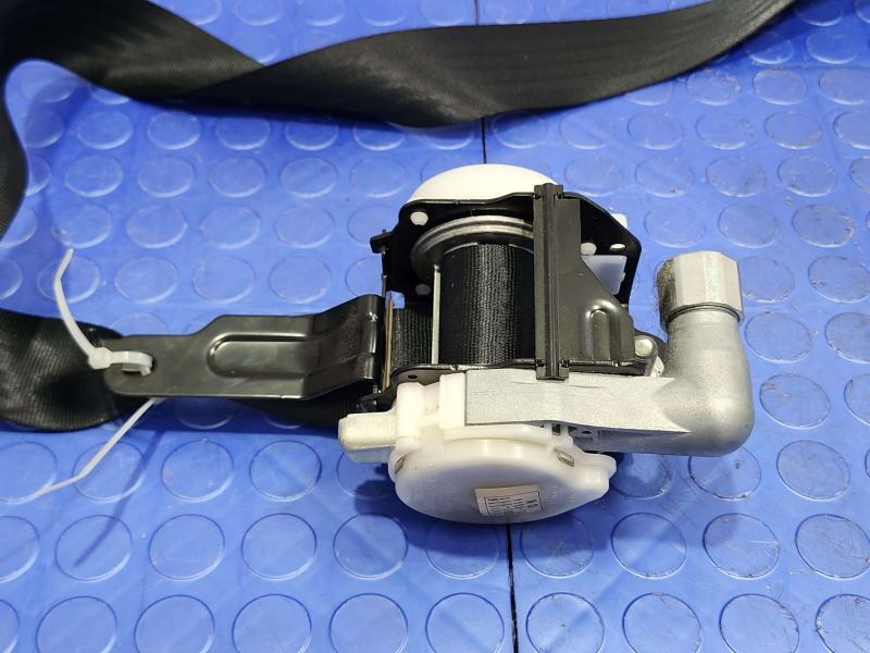 2011 Mazda CX-9 Front Seat Belt