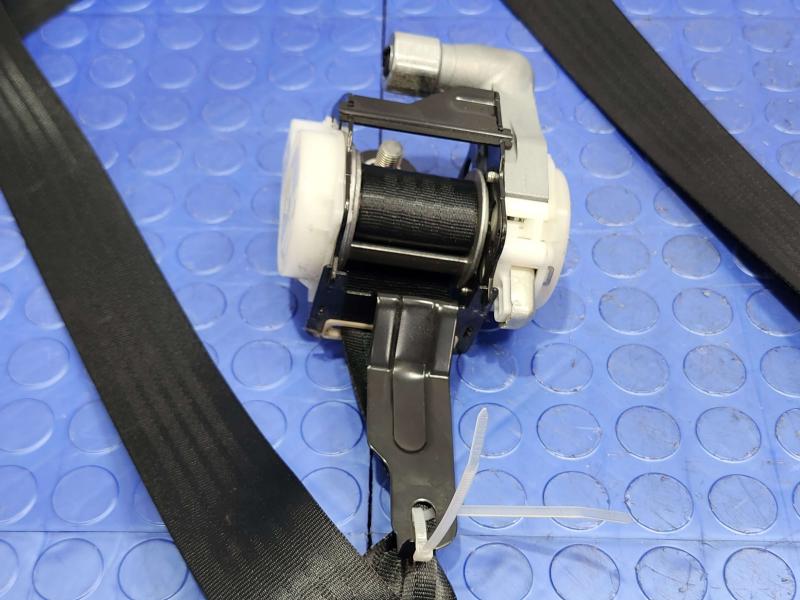 2011 Mazda CX-9 Front Seat Belt