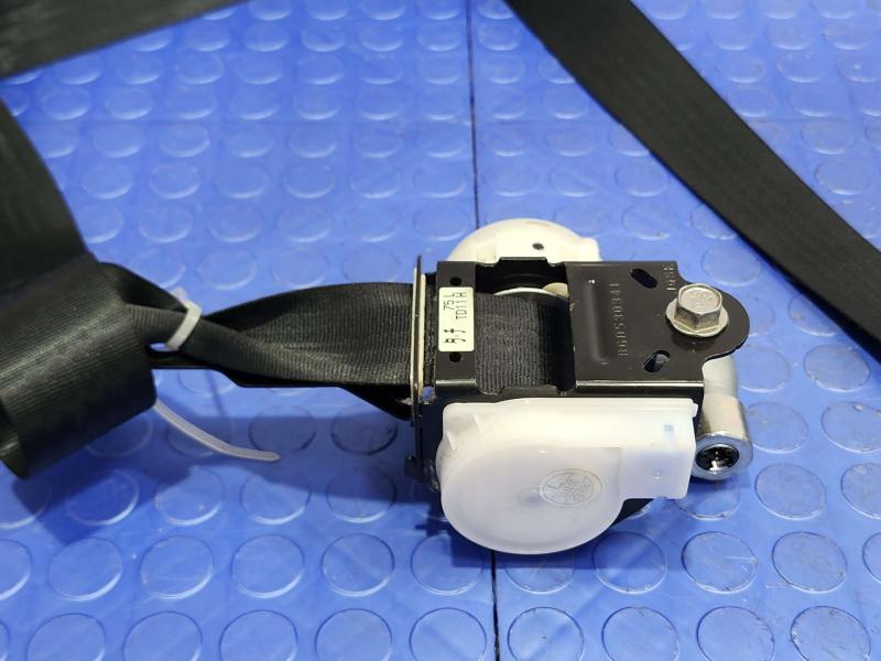 2011 Mazda CX-9 Front Seat Belt