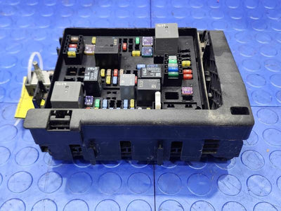 2018-2019 Cadillac XT5 Engine Fuse Box Relay Junction Block OEM 84155666