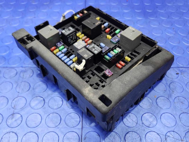 2018-2019 Cadillac XT5 Engine Fuse Box Relay Junction Block OEM 84155666
