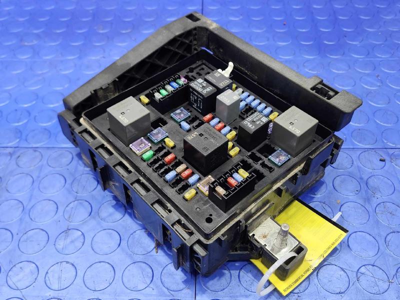 2018-2019 Cadillac XT5 Engine Fuse Box Relay Junction Block OEM 84155666