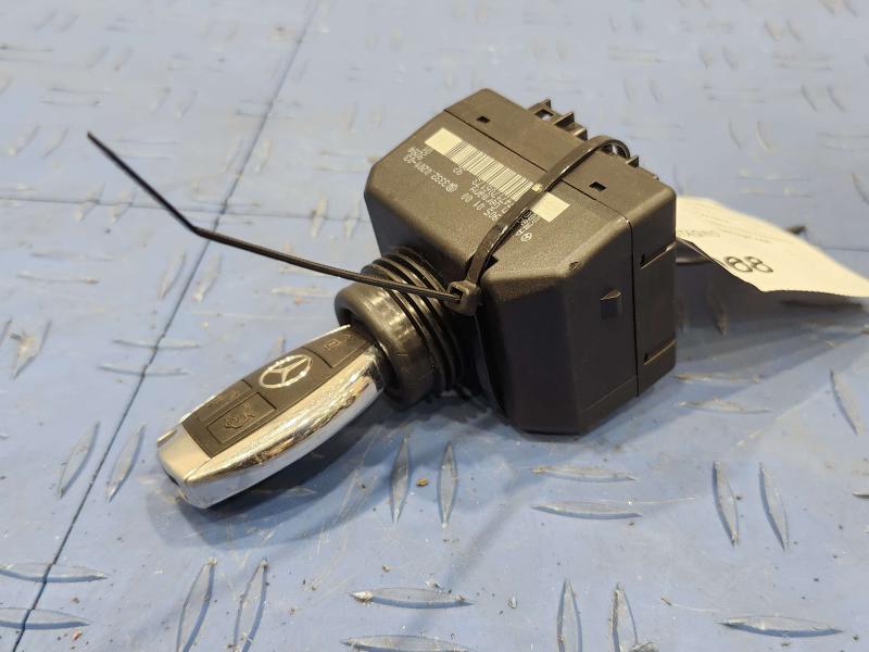 2010 Mercedes ML-Class Ignition Switch(W/O Cyl& Key)