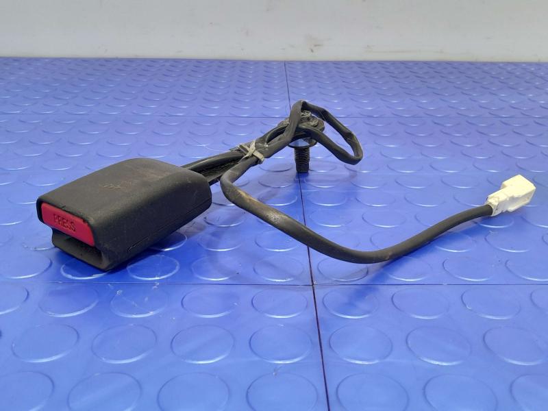 2015 Nissan Versa Front Seat Belt