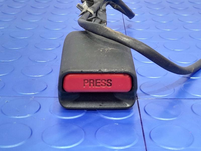 2015 Nissan Versa Front Seat Belt