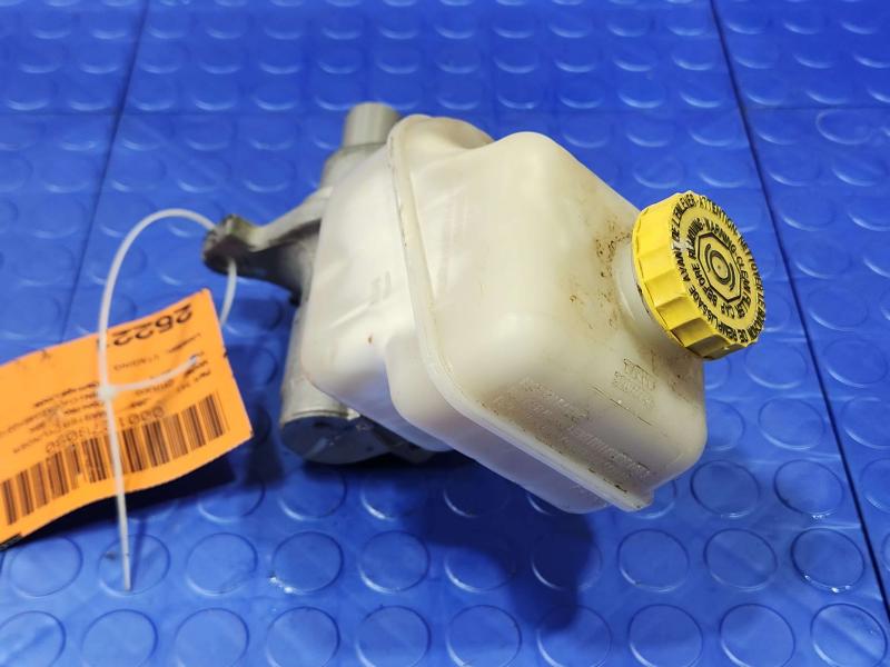 2014 Chrysler 300 Master Cylinder