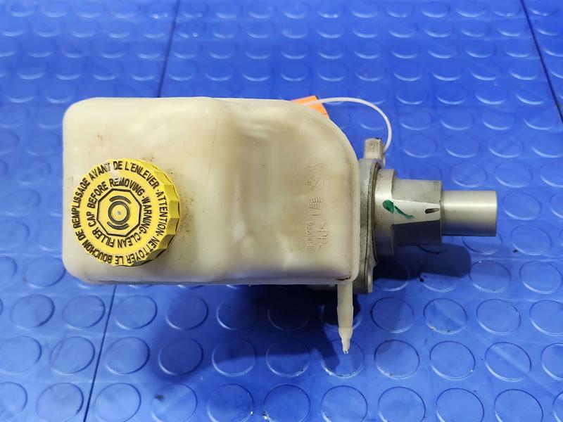 2014 Chrysler 300 Master Cylinder