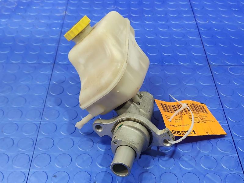2014 Chrysler 300 Master Cylinder