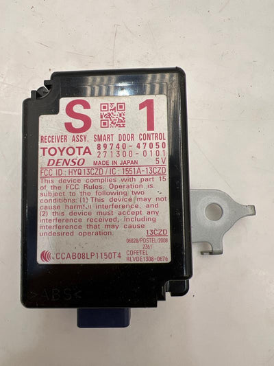 2010 - 2015 Toyota Prius Smart Key Door Receiver Module OEM 89740-47050
