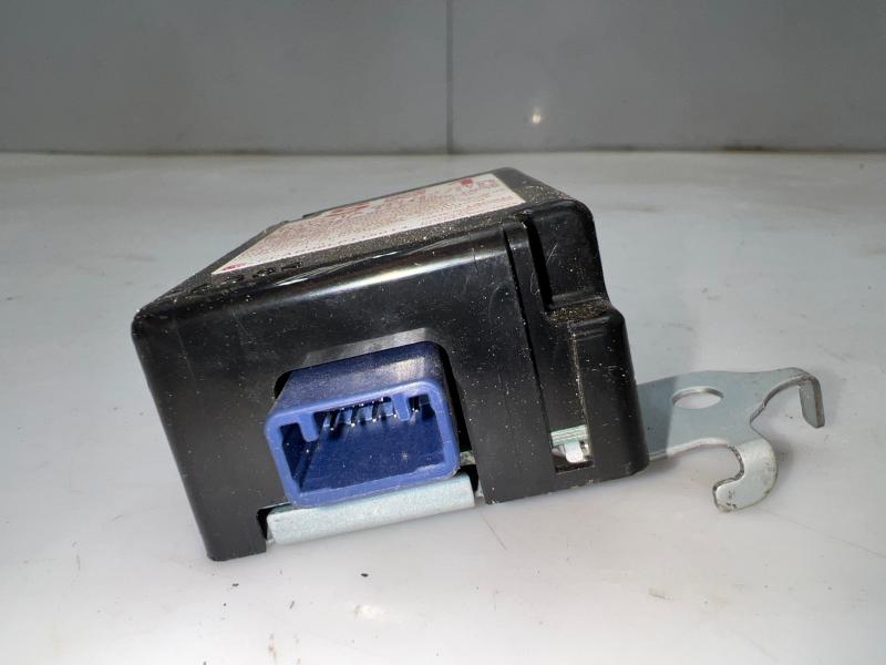 2010 - 2015 Toyota Prius Smart Key Door Receiver Module OEM 89740-47050
