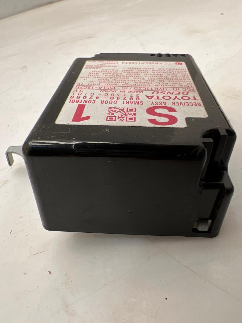 2010 - 2015 Toyota Prius Smart Key Door Receiver Module OEM 89740-47050