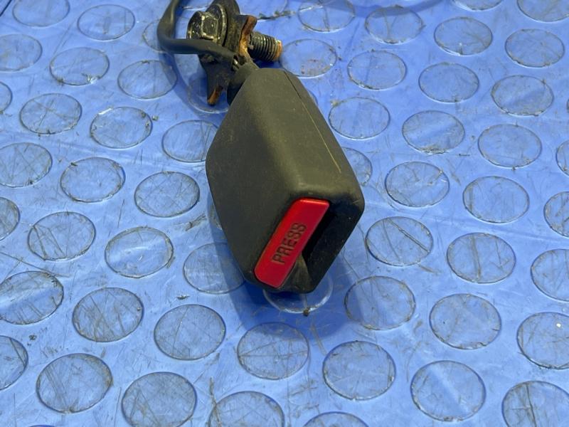 2008 Nissan Titan Front Seat Belt