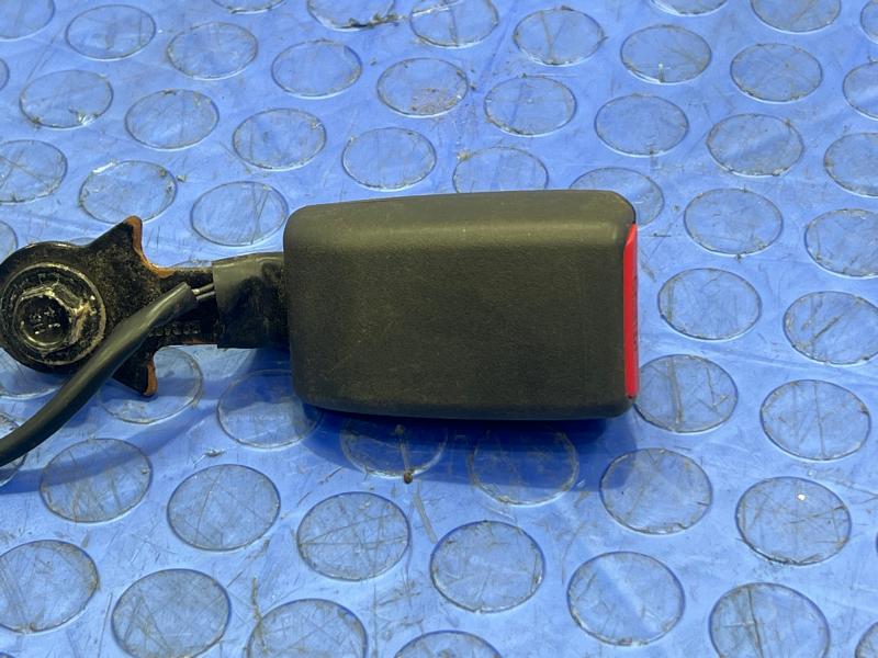 2008 Nissan Titan Front Seat Belt