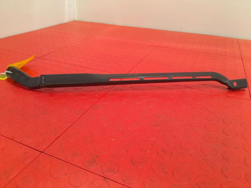 2014 Chevrolet Silverado 1500 Wiper Arm