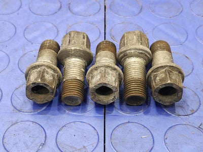 2013 Volkswagen Jetta Lug Nuts