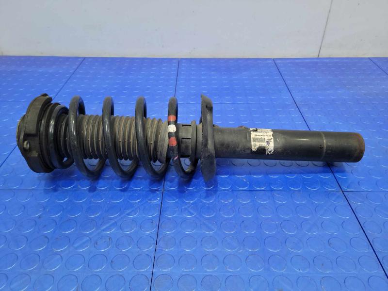 2014 Volkswagen Passat Strut Assembly
