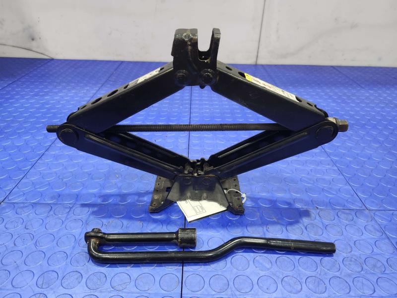 2020 Jeep Renegade Jack Assembly