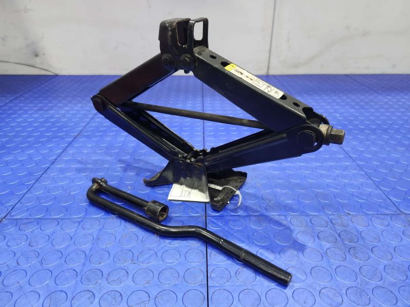 2020 Jeep Renegade Jack Assembly
