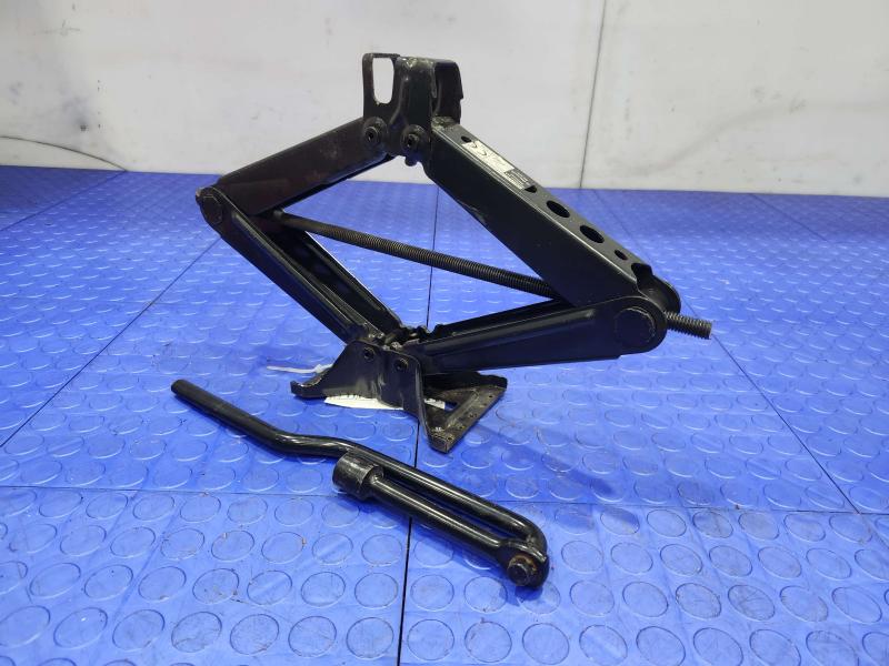 2020 Jeep Renegade Jack Assembly