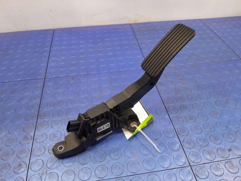 2020-2024 Kia Soul Accelerator Pedal Assembly Genuine OEM 32700F2100