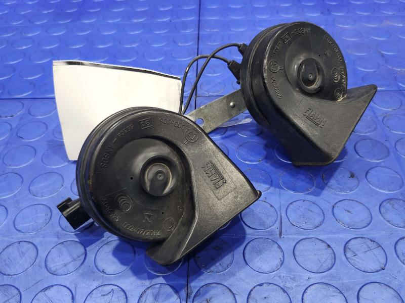 2014 Chevrolet Silverado 1500 Horn
