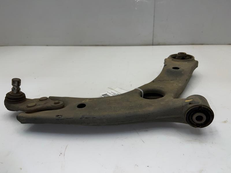 2016 - 2020 Kia Sorento Front Lower Control Arm RH Passenger Side OEM 54501C6000