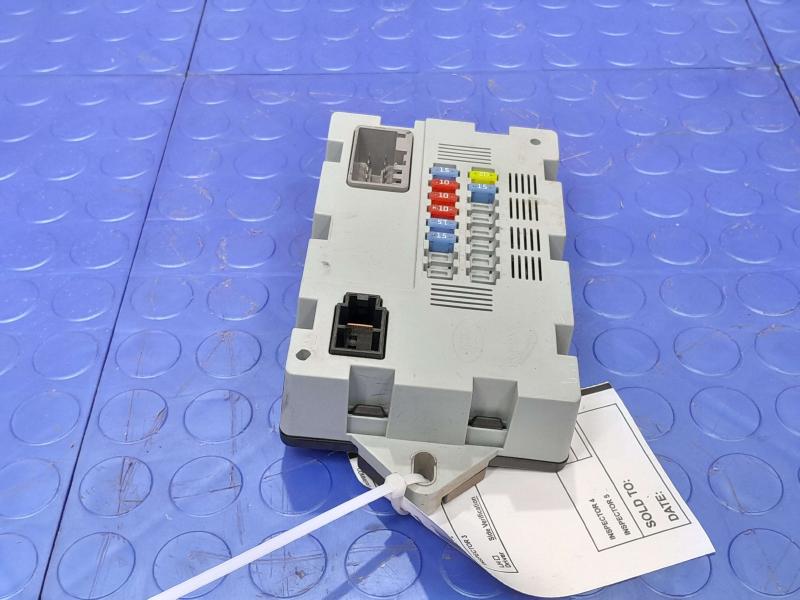 2017-2019 Jaguar XE Cabin Fuse Box Relay Junction Block Module OEM CPLA-14Q073-AA