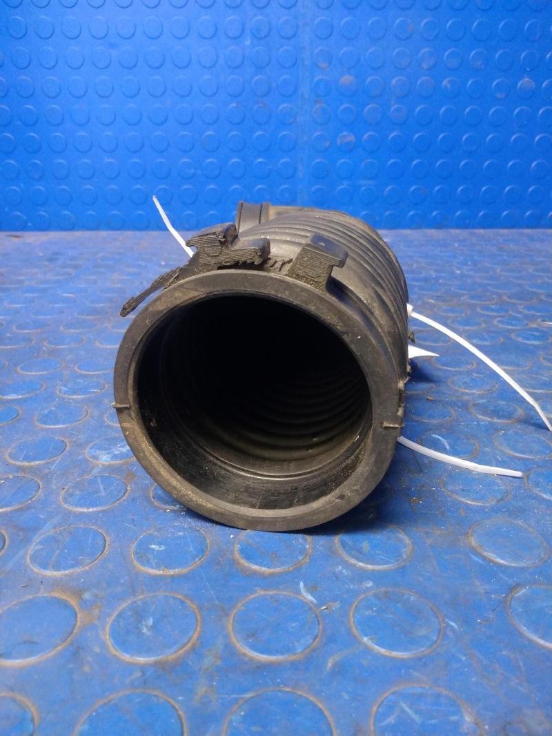 1995 Jeep Grand Cherokee Air Intake Tube/Resonator