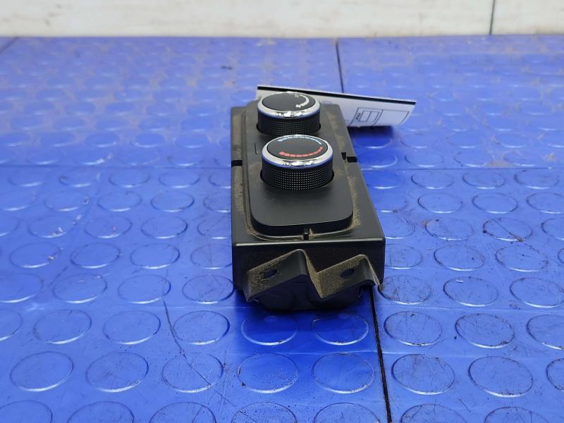 2011-2013 Dodge Durango Rear Temperature Climate Controls OEM 55111866AD