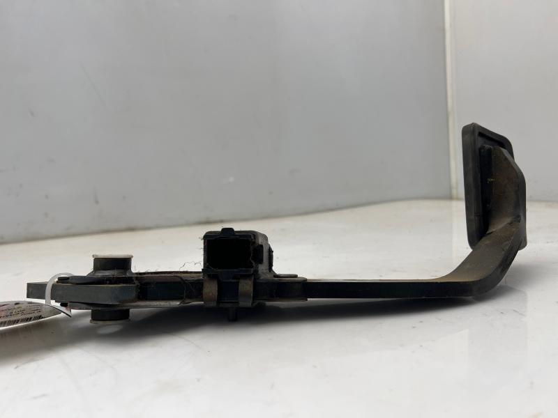 2012 - 2017 Buick Verano Brake Pedal Assembly OEM