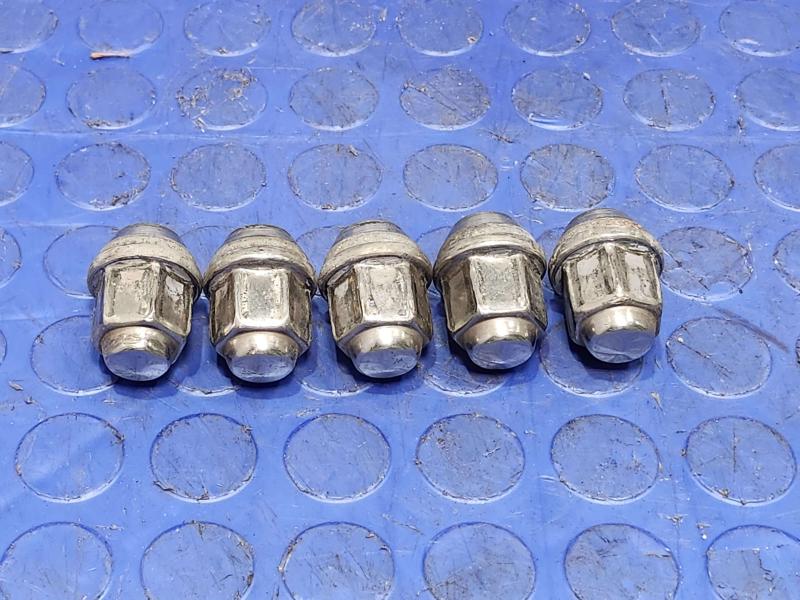 2014 Ford Mustang Lug Nuts