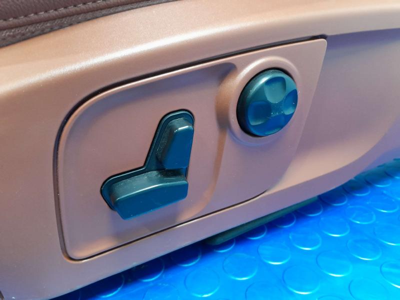 2018 Maserati Ghibli Front Seat