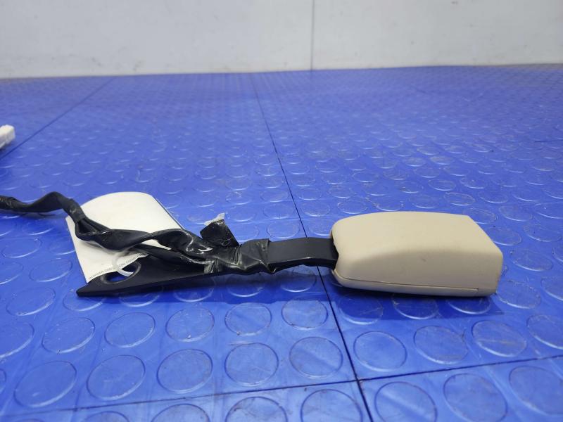 2005 Lexus RX 330 Front Seat Belt
