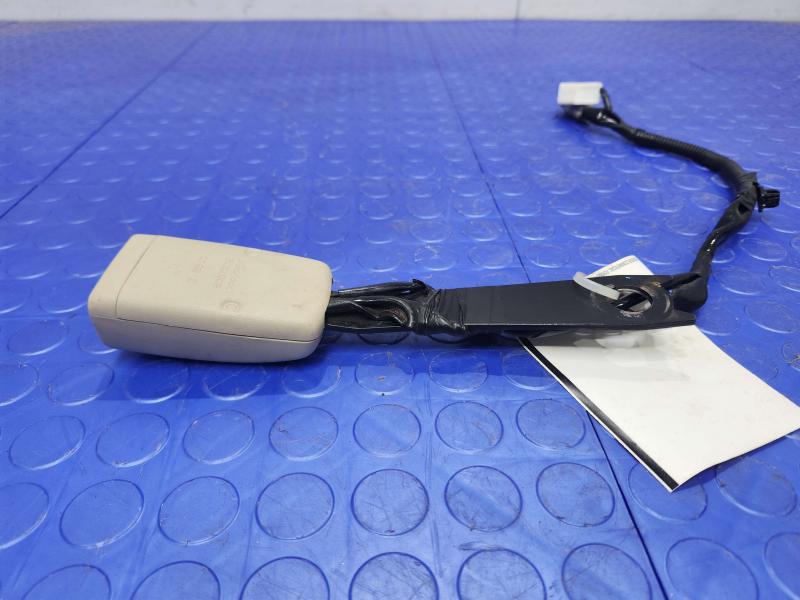 2005 Lexus RX 330 Front Seat Belt
