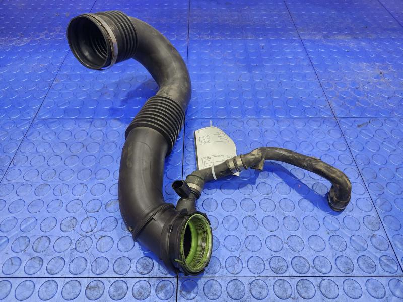 2012 Mercedes Sprinter Air Intake Tube/Resonator