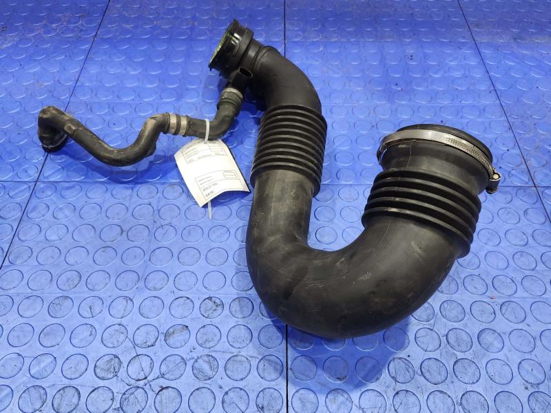 2012 Mercedes Sprinter Air Intake Tube/Resonator