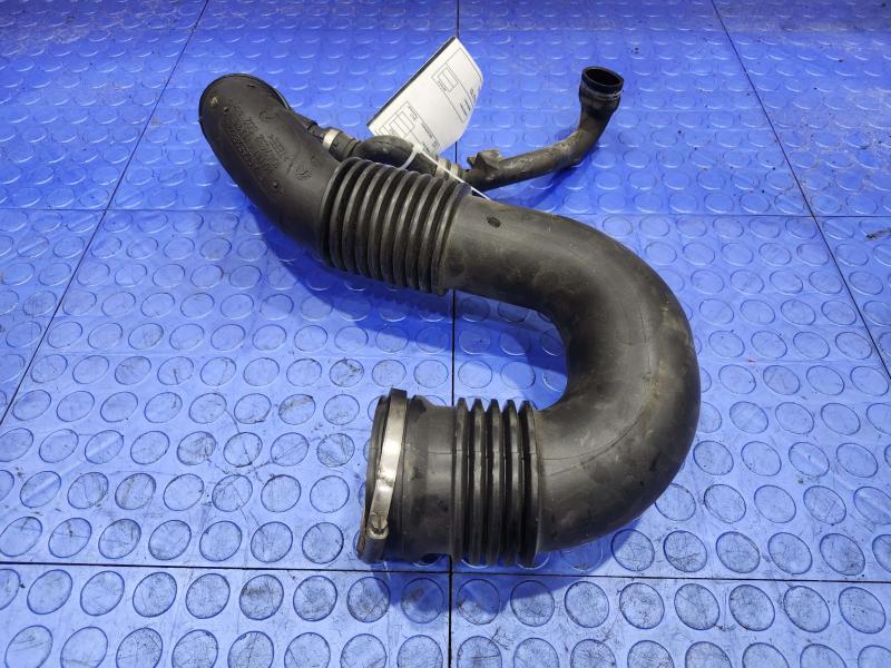 2012 Mercedes Sprinter Air Intake Tube/Resonator