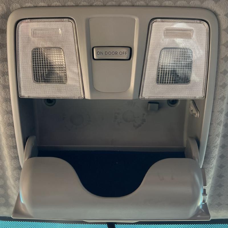 2014 Hyundai Veloster Front Console